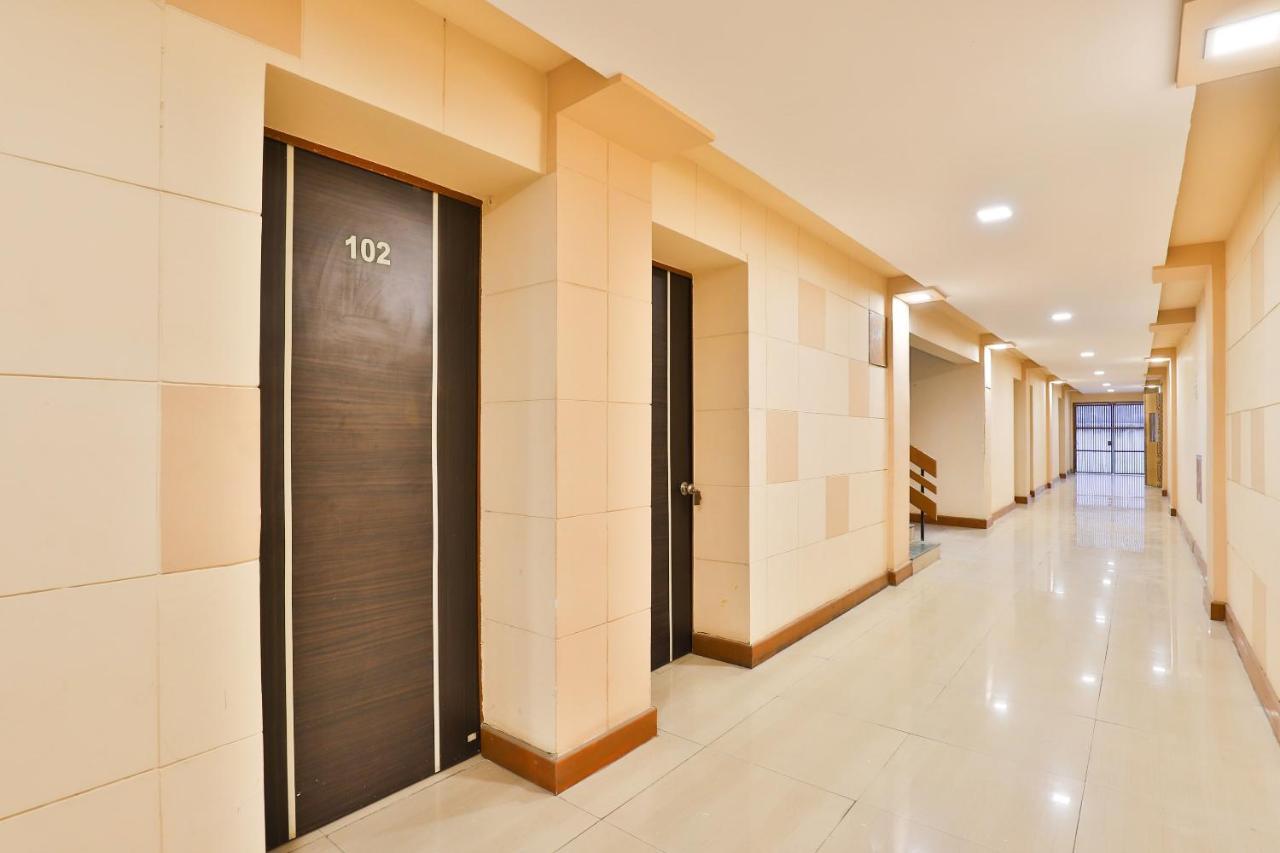 Oyo 13668 Hotel Utsav Vadodara Exterior foto